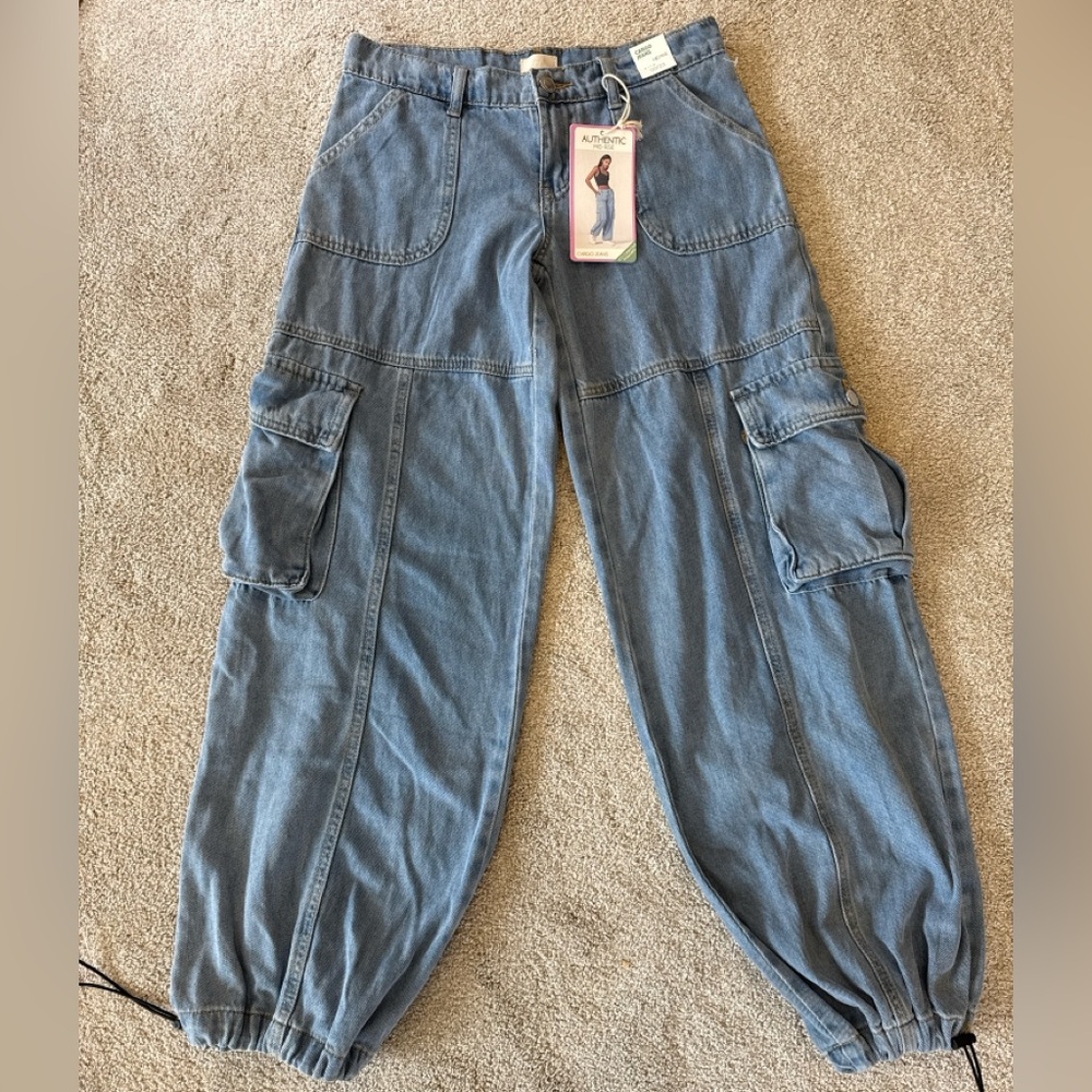 NWT Simple Society Cargo Jogger Jeans 00/23 Mid Rise Light Wash Utility Pants